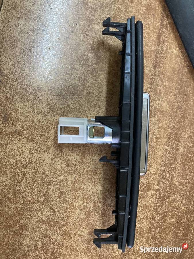 GNIAZDO ZAPALNICZKI TYŁ VW TOUAREG II 7P Rakoniewice