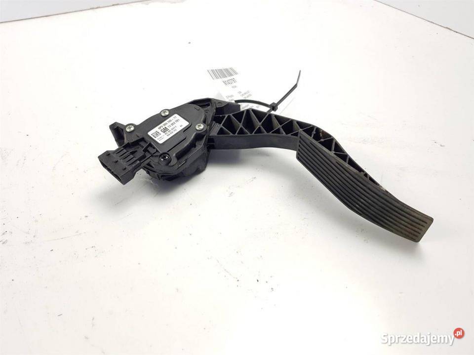 PEDAŁ CHEVROLET ORLANDO 13253781 Lipno