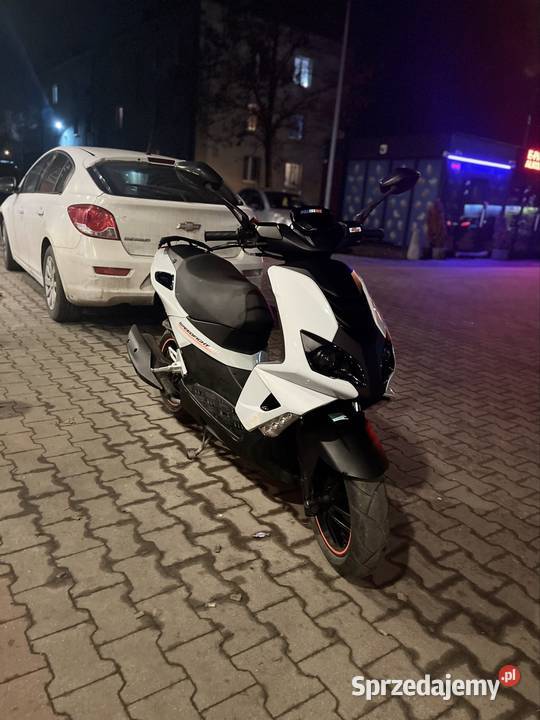 Skuter speedfight 4 4t Marki sprzedam