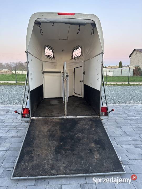 Przyczepa do przewozu 2 koni dmc 1300 kat B Mokra sprzedam