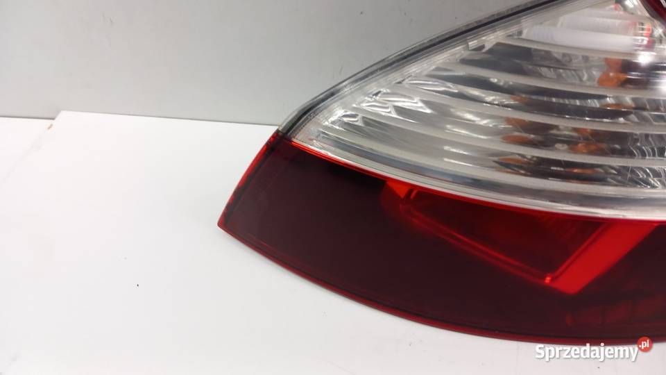 RENAULT MEGANE III HB LAMPA TYŁ PRAWA Części samochodowe Zbierkowo sprzedam