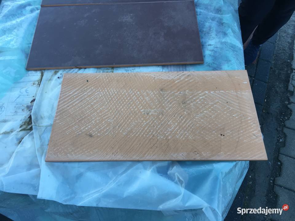 Glazura płytka ścienna cemento wenge 25x50 firma