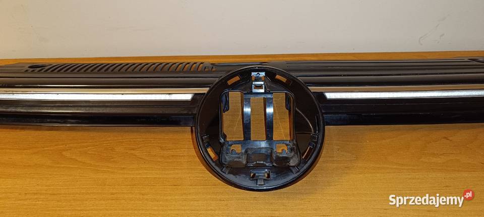 VW GOLF VIII 8 GRILL ATRAPA CHŁODNICY ZDERZAKA Atrapy Lubin sprzedam