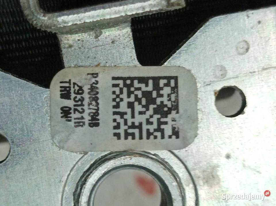 PAS BEZPIECZEŃSTWA PRAWY LEWY TYŁ ŚRODEK KPL 5C Rok produkcji 2012 świętokrzyskie