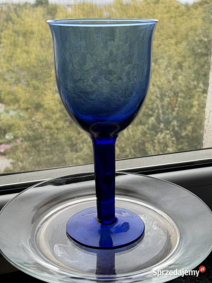 Kielich ze szkła kobaltowego podkarpackie Mielec