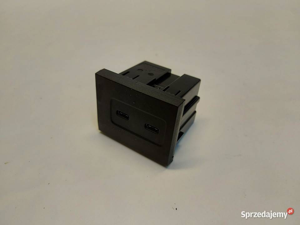 Mercedes EQA 250 W243 GNIAZDO PORT USB