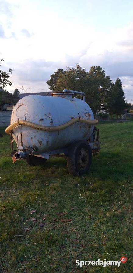 Beczkowóz 3000l sprawny Korfantów