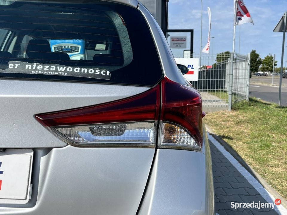 Toyota Auris 2017r Salon Czujniki Kamera Niski Poznań sprzedam