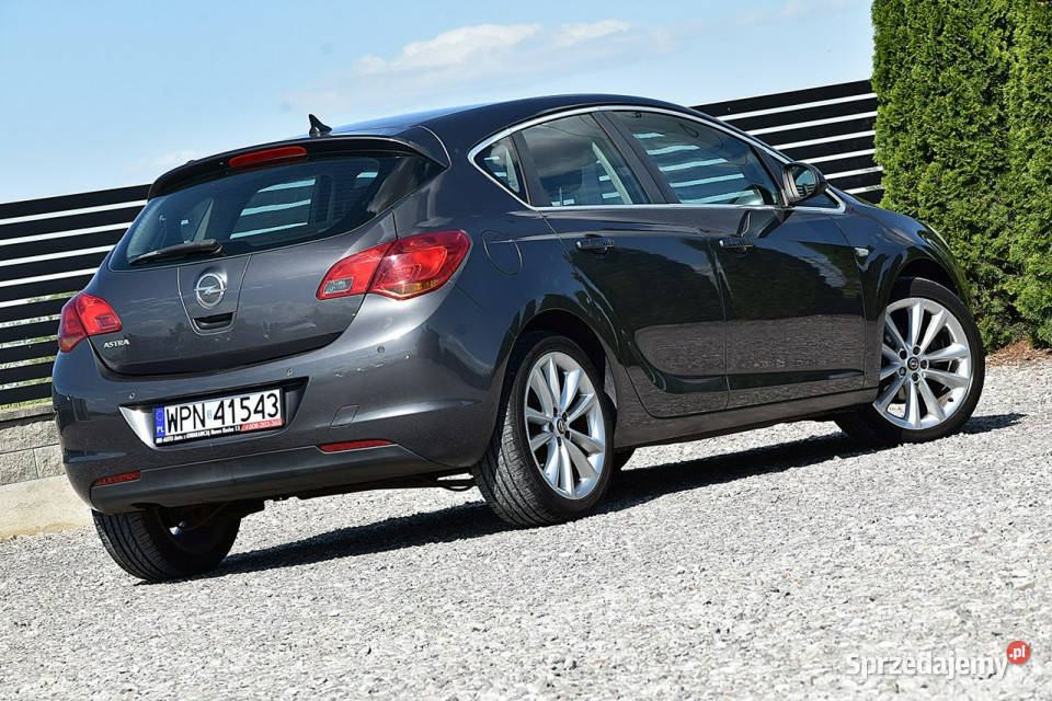 Opel Astra 16B 116 Cosmo Skóra Navi PodgFotele Nowe Kucice