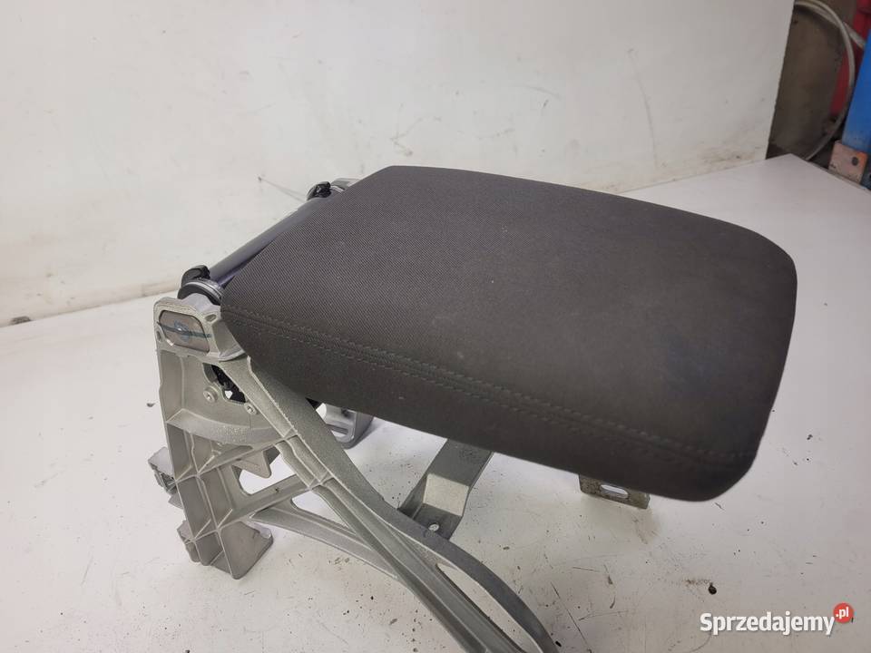 PODŁOKIETNIK PRZÓD AUDI A4 B9 8W0864283A Przystajń
