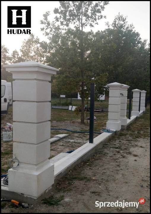 Słupy betonowe słupki stylowe dworkowe pałacowe Wrocław