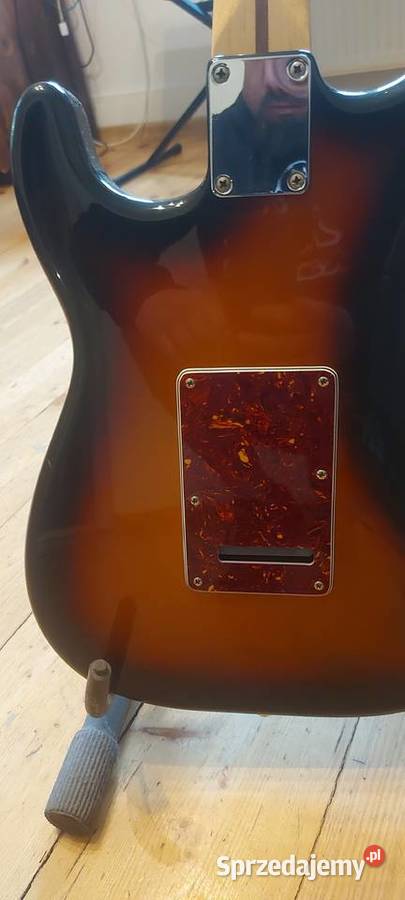 Zamienię gitara elektryczna Fender stratocaster Instrumenty Hadykówka
