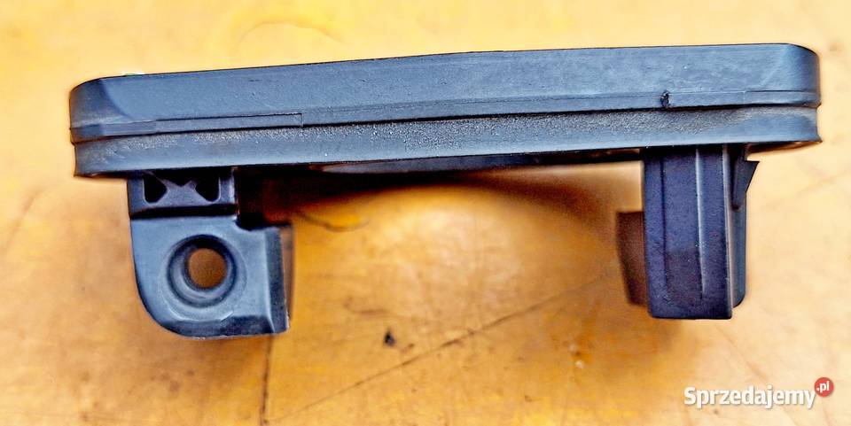 MERCEDES W204 OBUDOWA WKŁADKI ZAMKA KLAPY TYŁ osobowe Karoseria