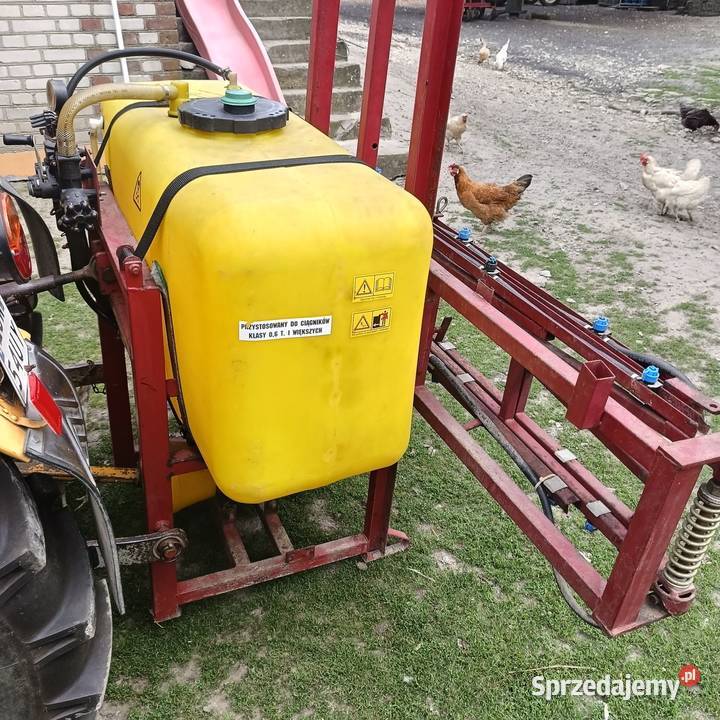 Opryskiwacz 300 litrów i siewnik 17 lejowy do nieuszkodzony