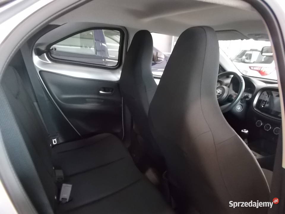 TOYOTA AYGO X 10 benzynasalon Polska 4/5 Dębica