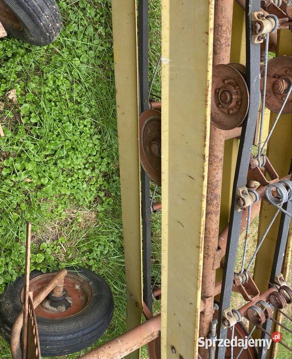 Zgrabirka taśmowa zawieszana mikser Zgrabiarki i przetrząsacze Chwiły