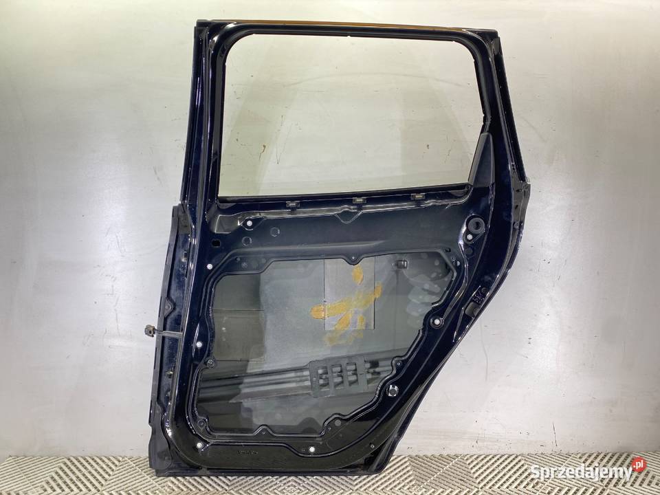 DRZWI PRAWY TYŁ VOLVO XC60 I Hatchback 0817 osobowe sprzedam