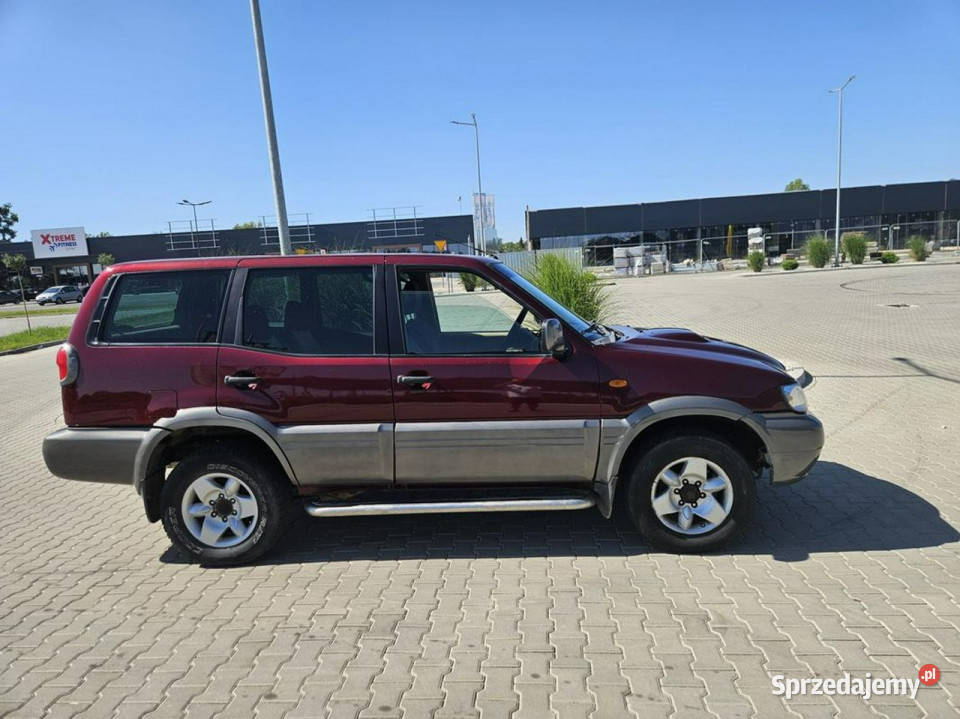 Nissan Terrano 30 153 klima 4x4 reduktor lakier metallic Terrano