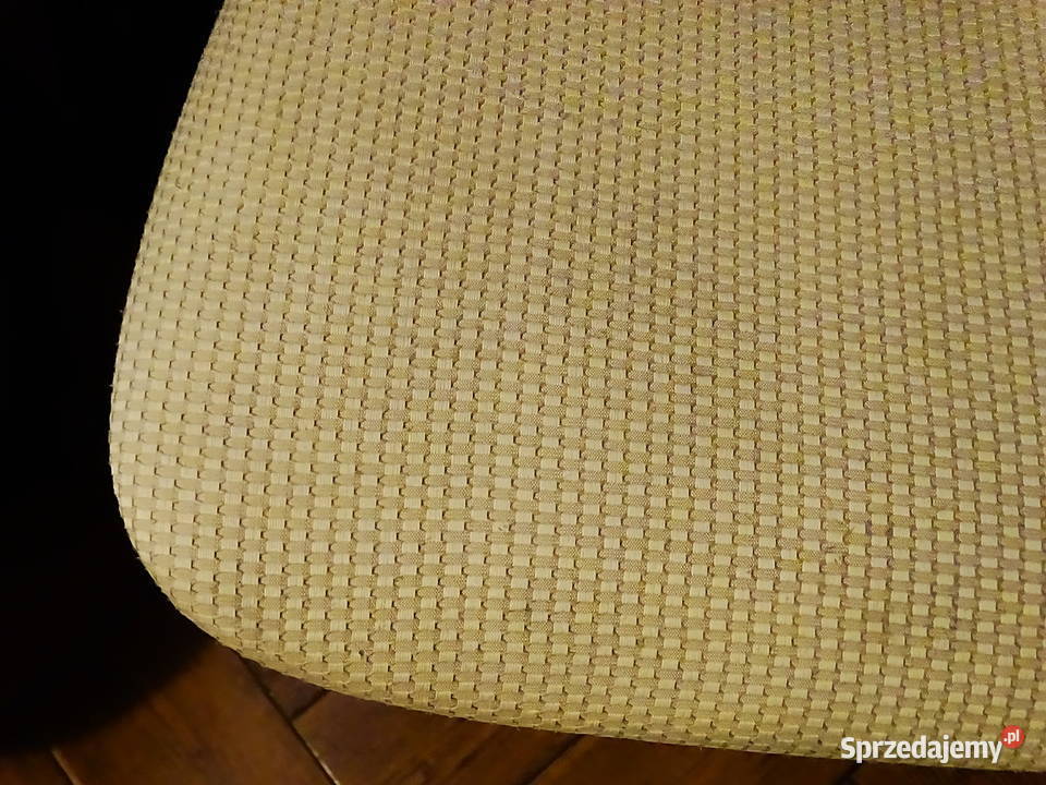 Krzesła klasyczne tapicerowane drewniane 4