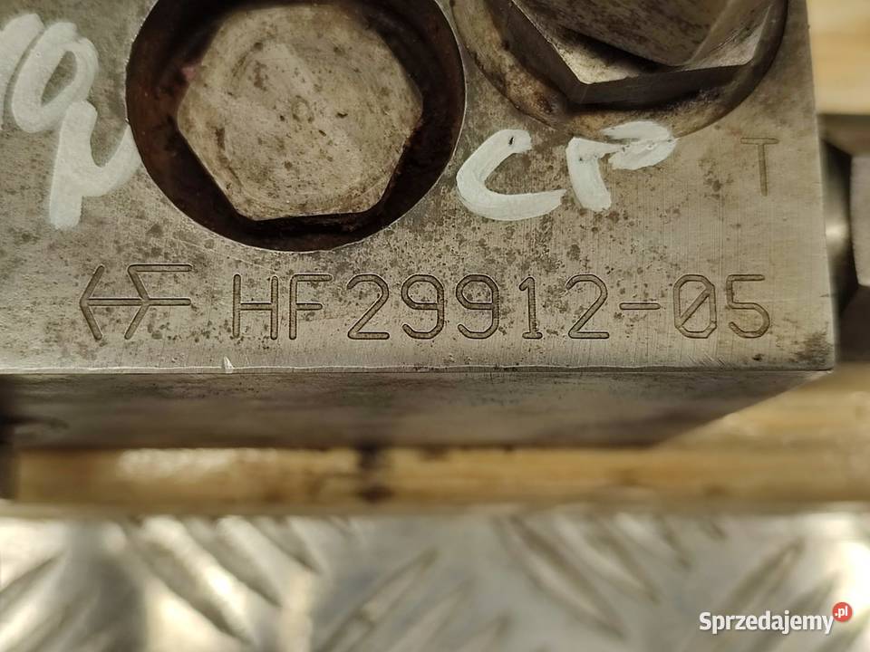 Zamek hydrauliczny skrętu kół HF 2991205 Claas