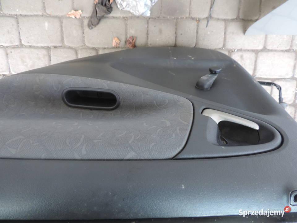 DRZWI PRAWY TYŁ TOYOTA YARIS 1 Nowy Sącz