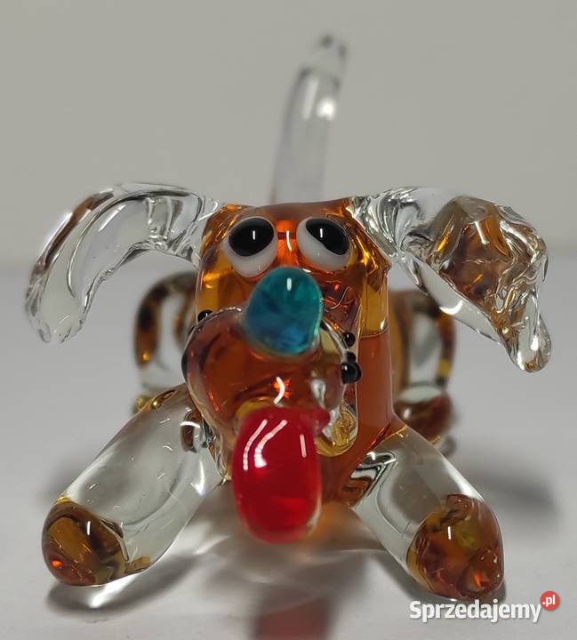 Szklany pies ze szkła kolorowy szkło artystyczne mazowieckie