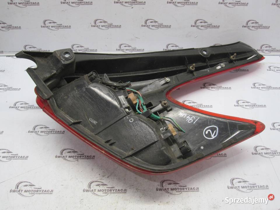 NISSAN JUKE 11r lampa lewa tył 2AR1S1AR Lampy tylne
