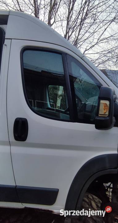 DRZWI BOCZNE PASAŻERA PRZEDNIE Trzebnica