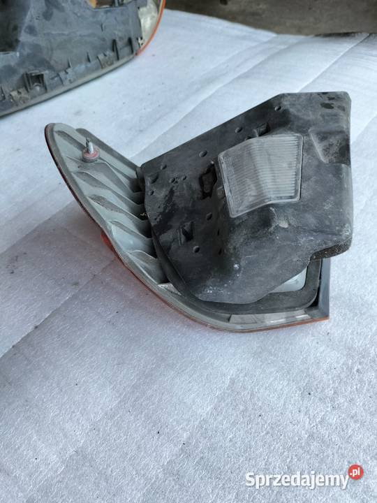 BMW 3 E46 LAMPA TYLNA TYŁ LEWA Oświetlenie Kamień-Kolonia