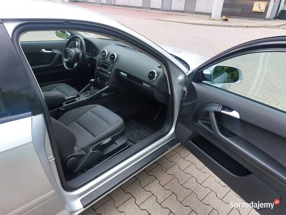 Piękne AUDI A314TFSI benzyna 125 CLIMA grzfotele łódzkie Łódź