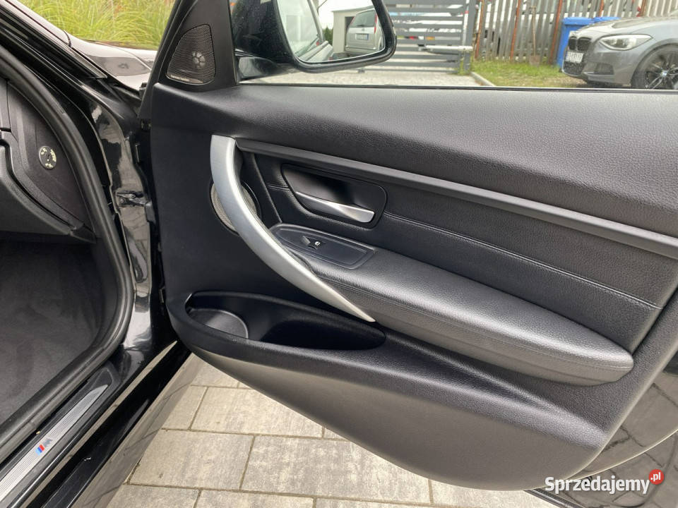 BMW 320 zadbana bezwypadkowa F30F31 2012 relingi dachowe