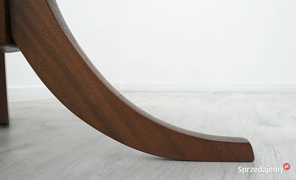 Stylowy okrągły stolik na 3 nogach z połowy XX w Jerka