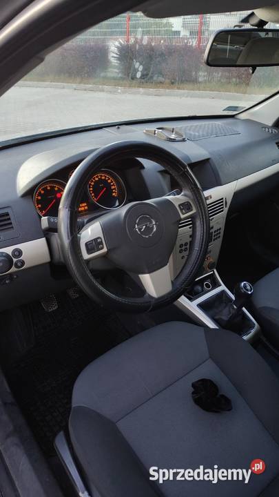 Opel Astra H 16 benzyna LPG STAG uszkodzony