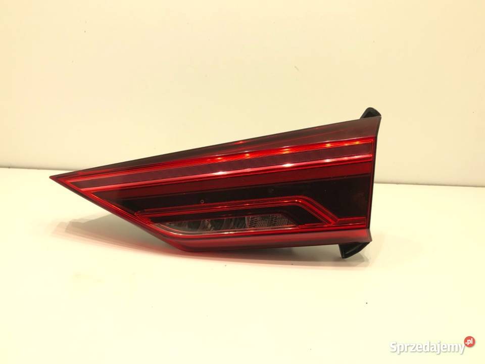 LAMPA TYŁ PRAWA WEWNĘTRZNA AUDI Q3 II 83A945094 osobowe
