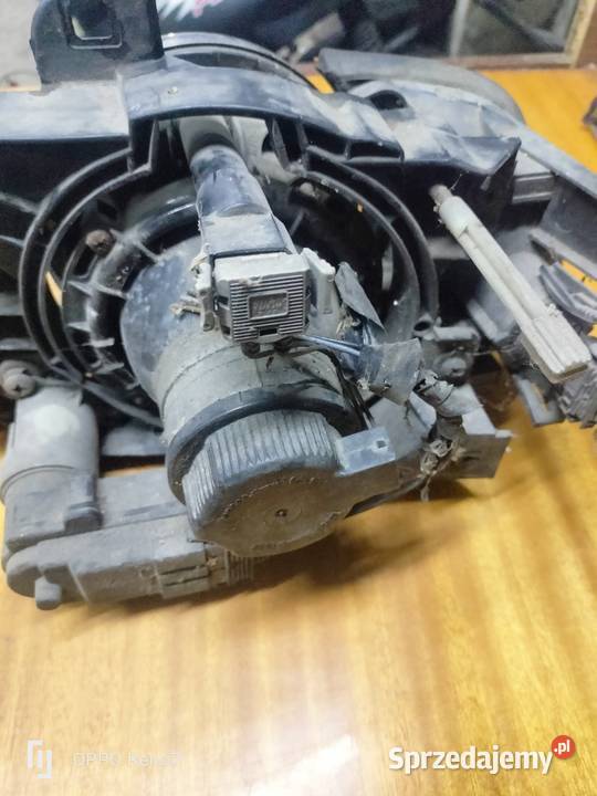 Lampa prawa BMW E34 Hela Łubno