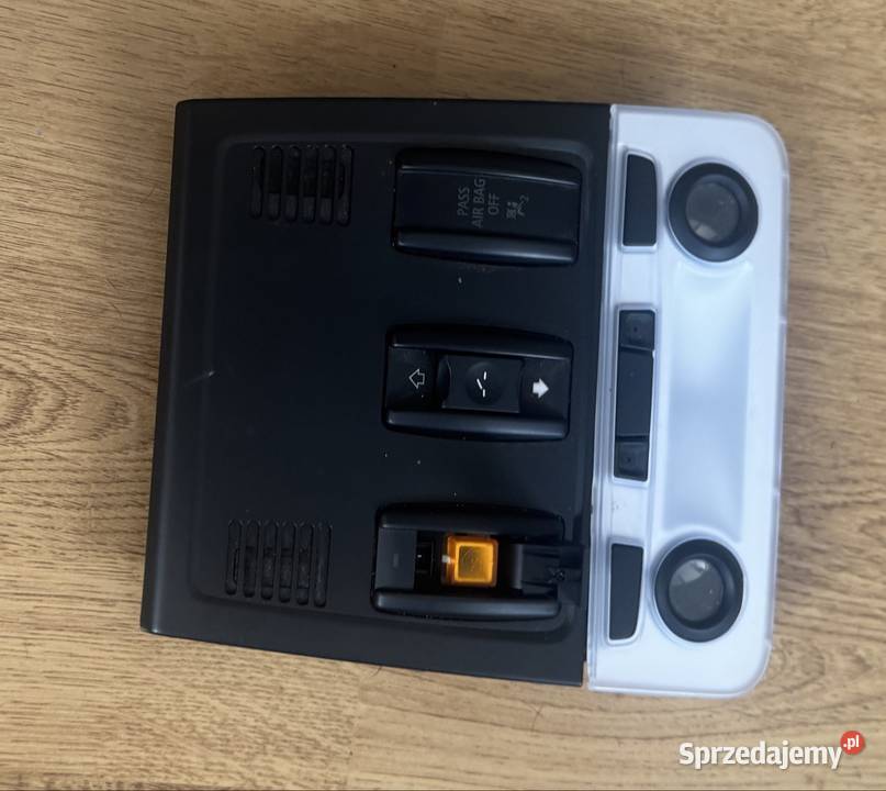 BMW E90 E91 E92 0412r CZARNA LAMPKA PODSUFITKI osobowe Oświetlenie kabiny Sosnowiec