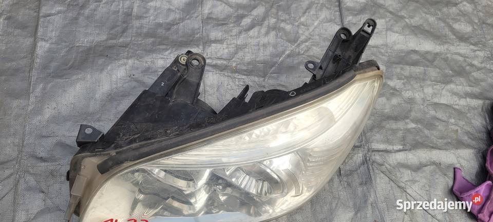 REFLEKTOR LEWY LAMPA LEWA TOYOTA RAV4 osobowe Części samochodowe Ruda Śląska
