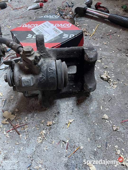 Zaciski hamulcowe tył A4 B6 podlaskie Suwałki sprzedam