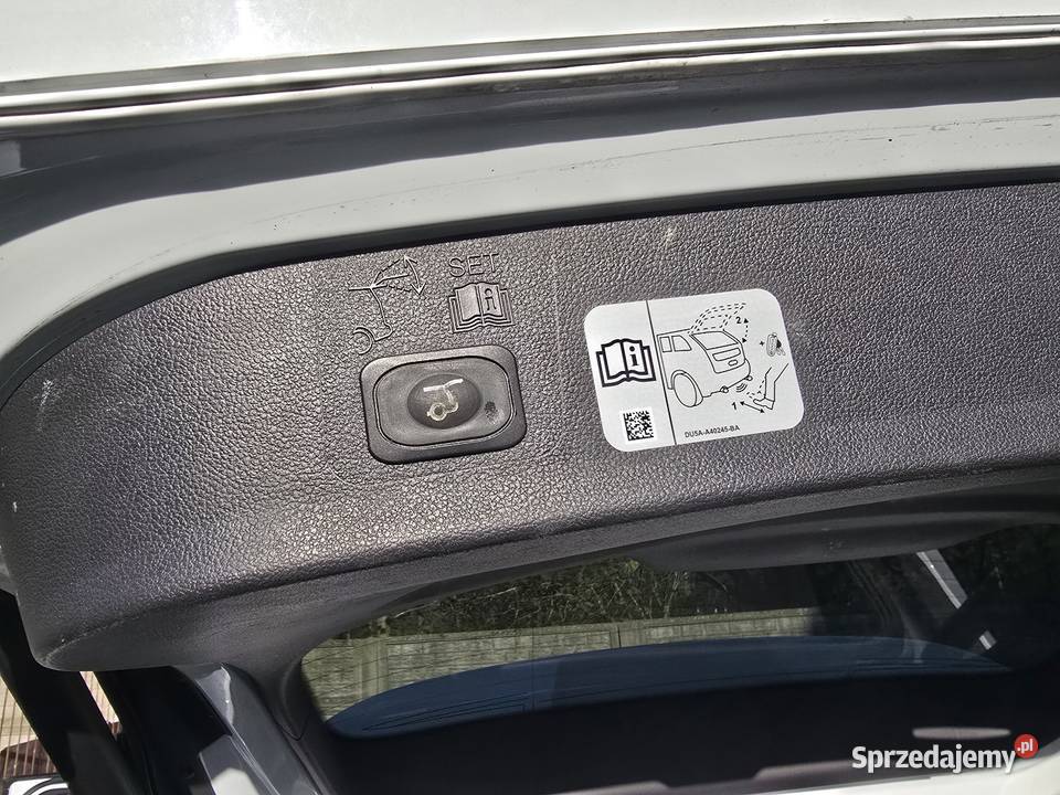 Kuga 15 benzyna 150 Alu 18 95 reflektory ksenonowe Kuga Słubice