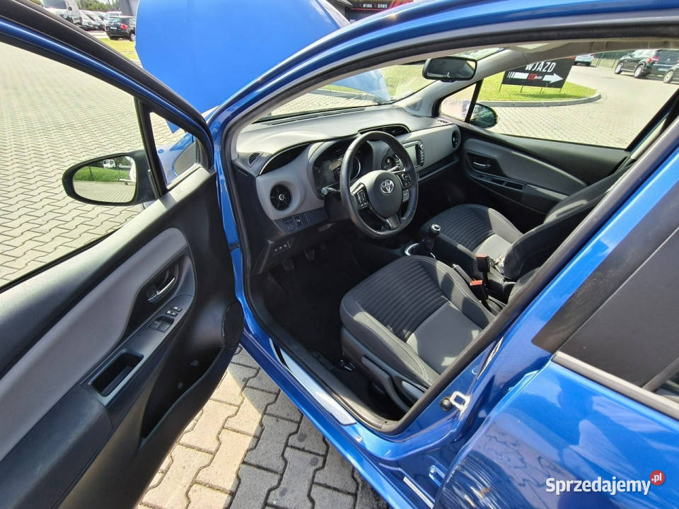 Toyota Yaris 10 benzyna 72 CIĘŻAROWY 2OSOBOWY Samochody osobowe Kęty