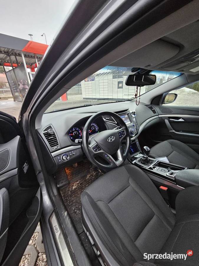 Zadbany Hyundai i 40 17 crdi bluetooth Kielce sprzedam