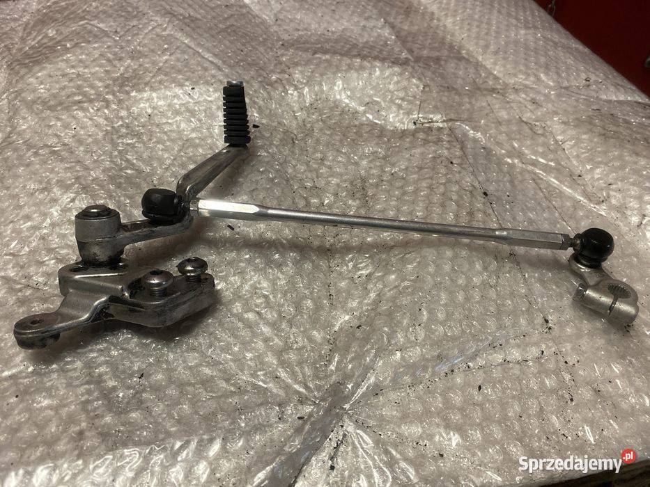 Suzuki GSXR 600 750 dźwignia zmiany biegów C104 Poznań