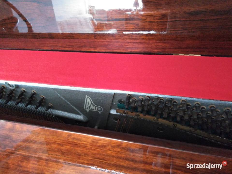 Pianino w stanie lata 90 Instrumenty klawiszowe i MIDI