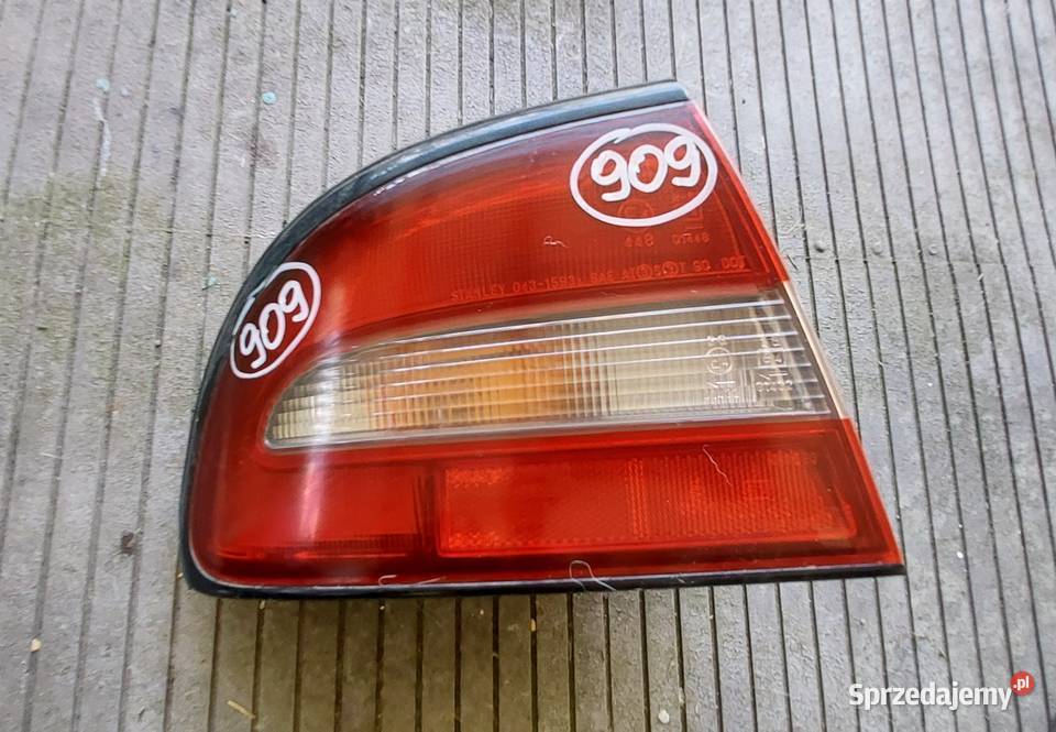 Mitsubishi Galant sedan 1992 1996 lampa tył Byków