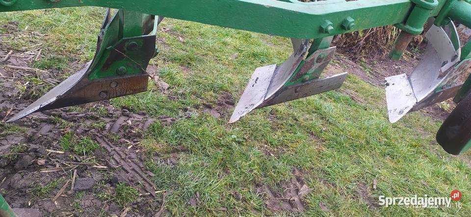 Pług 3 skibowy zagonowy Kozarzew