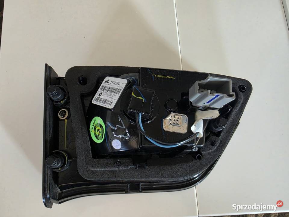 Jeep compass 2 lampa tylna w klapie prawa Rok produkcji 2022 Niepołomice