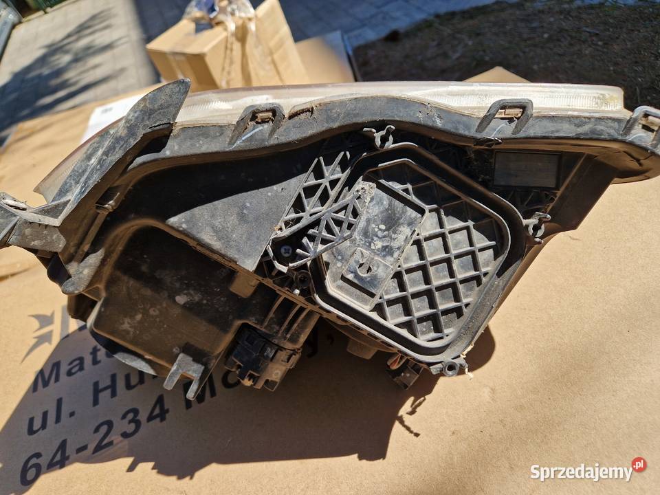 Lampa przednia Toyota Avensis T25 Piaseczno