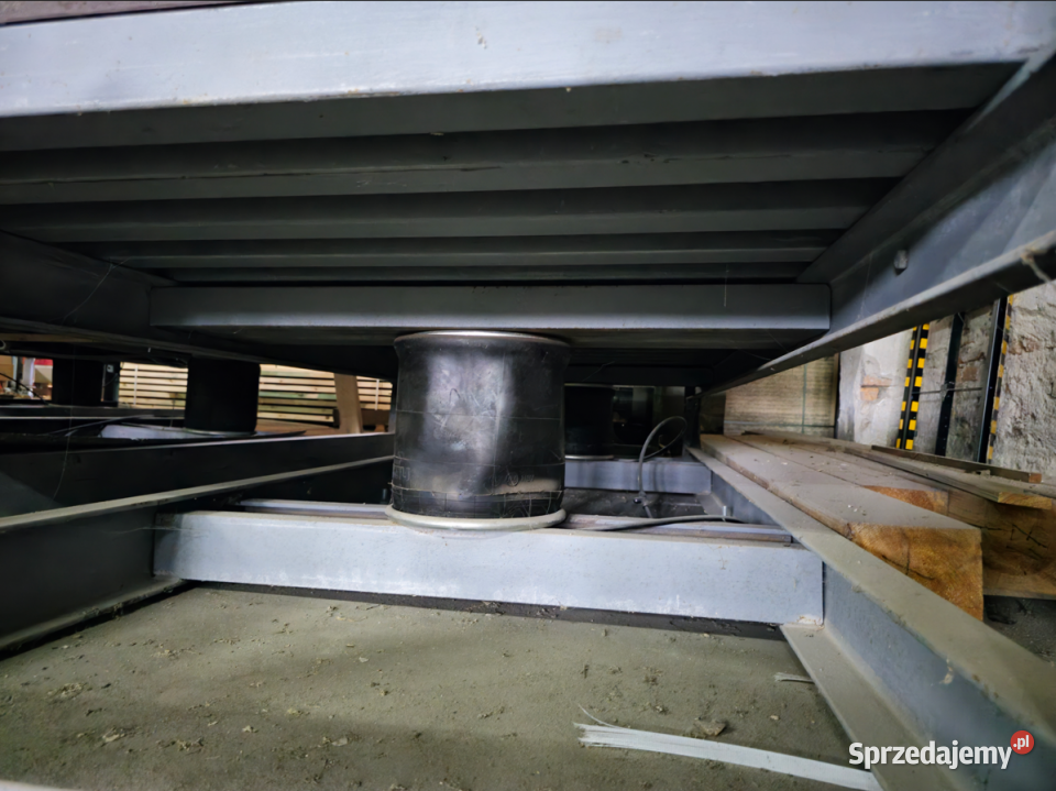 Prasa stół do klejenia płyt drewna pneumatyczna Rolnictwo Korpele