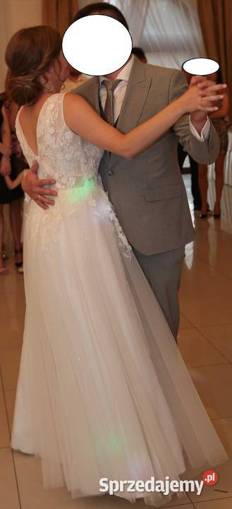 Piękna suknia z wysokiej jakości materiałów r Linia "A" Lublin