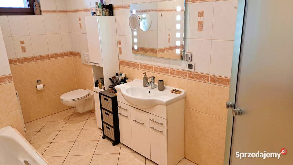 Dom Ustroń centrum z garażem tarasami i ogrodem balkon śląskie
